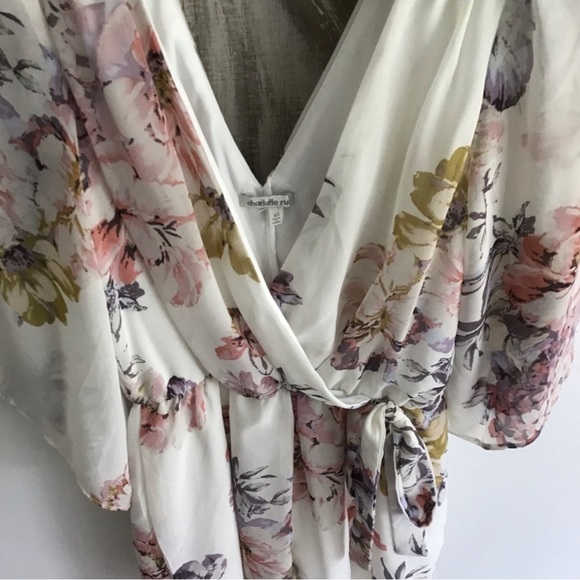 CHARLOTTE RUSSE FLORAL ROMPER - Picture 4 of 5